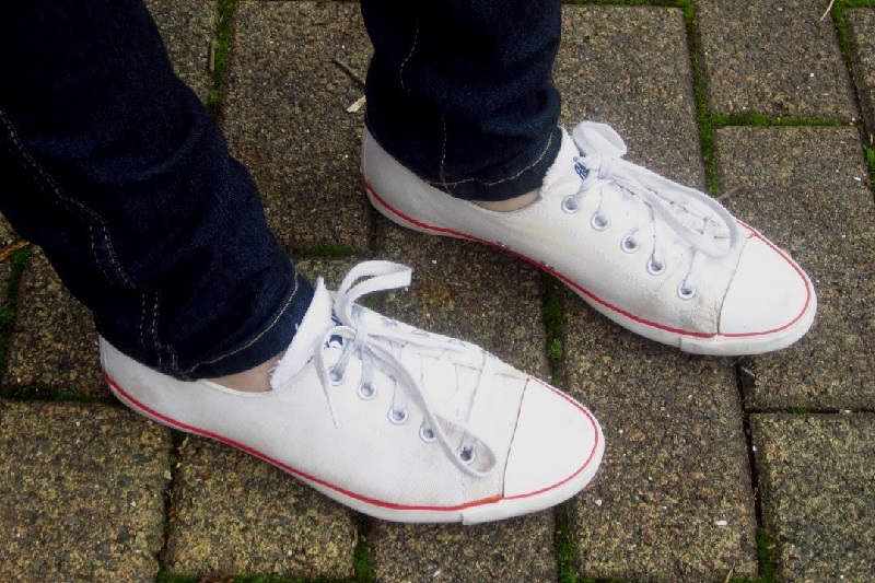 Chucks reinigen: Stoff, Weiß, Schwarz, Wildleder und Leder